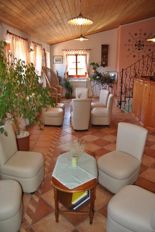 Villa Tourist Farm Dujceva Domacija Vremski Britof Exterior foto