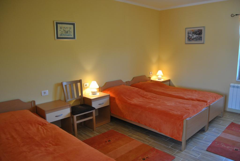 Villa Tourist Farm Dujceva Domacija Vremski Britof Zimmer foto
