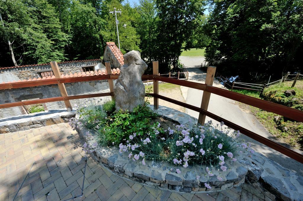 Villa Tourist Farm Dujceva Domacija Vremski Britof Exterior foto