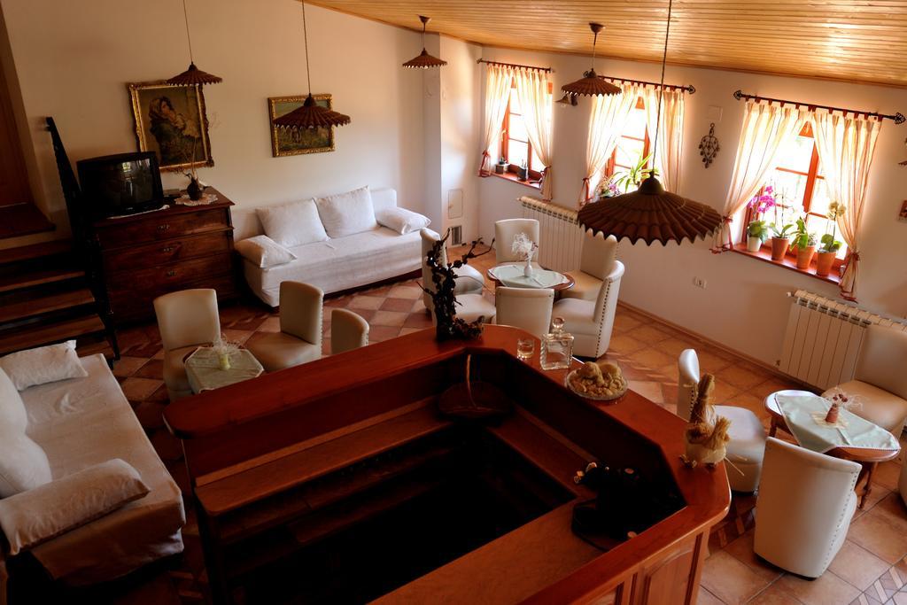 Villa Tourist Farm Dujceva Domacija Vremski Britof Exterior foto